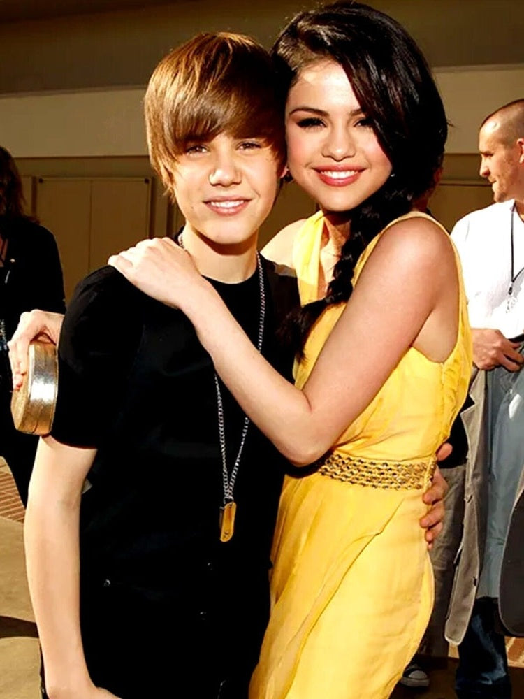 Justin Bieber & Selena Gomez 8.5 x 11 Candid Color Photograph Art Print Collectibles:Photographic Images:Photographs Style Your Walls